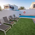Elegant With Pool 普拉亚布兰卡