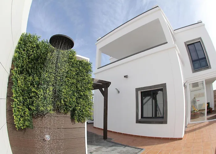 Elegant With Pool Villa Playa Blanca