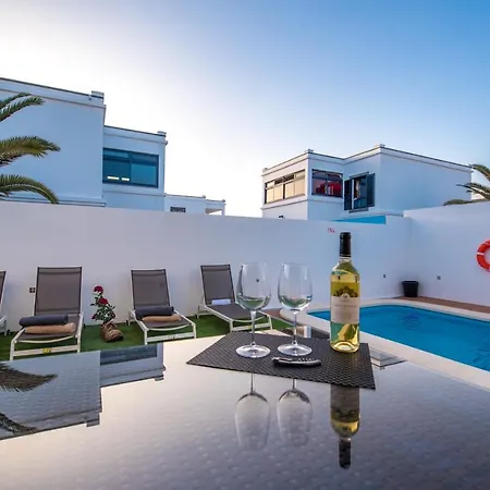 Βίλα Elegant With Pool *