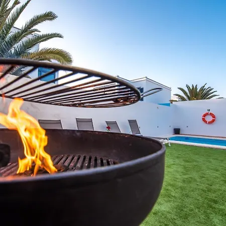 Villa Elegant With Pool