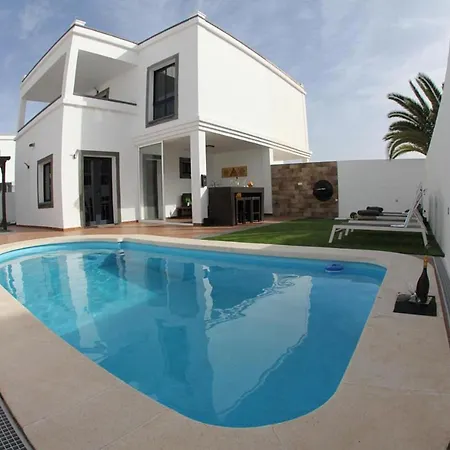 Elegant With Pool Вилла