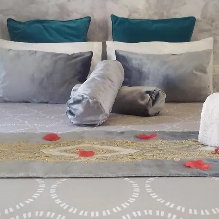 Villa Elegant With Pool